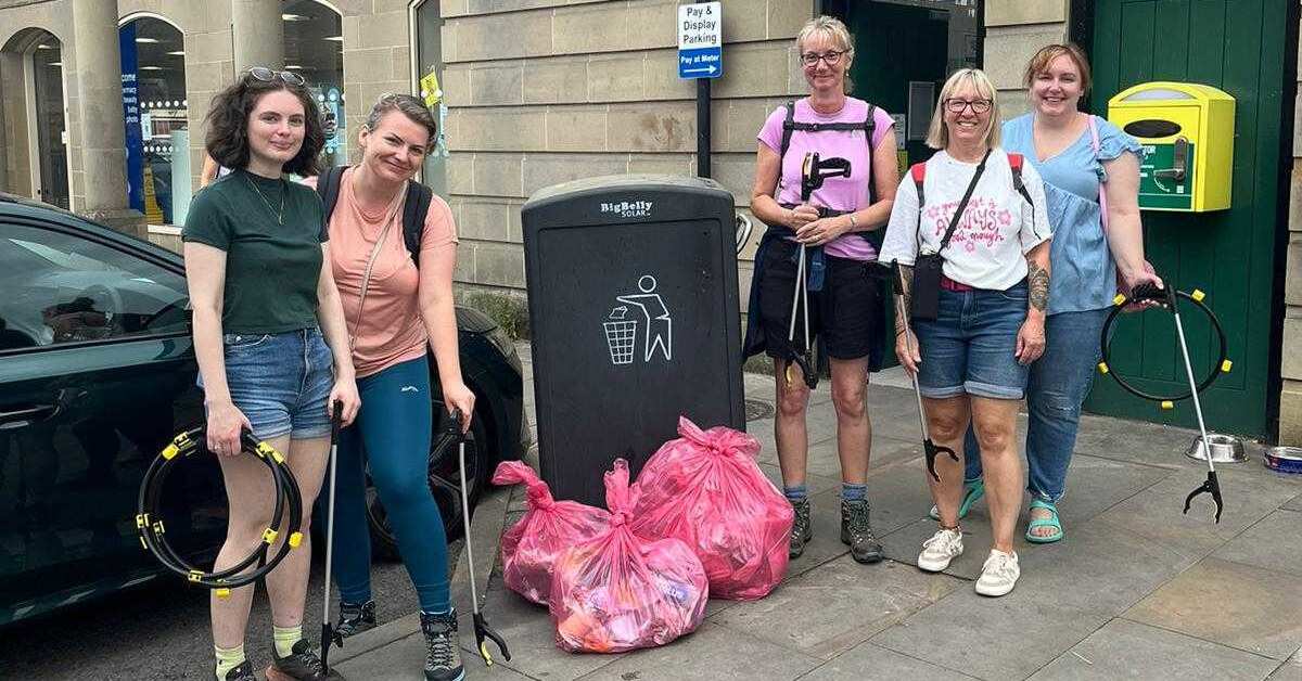 Litter Picking in Bakewell